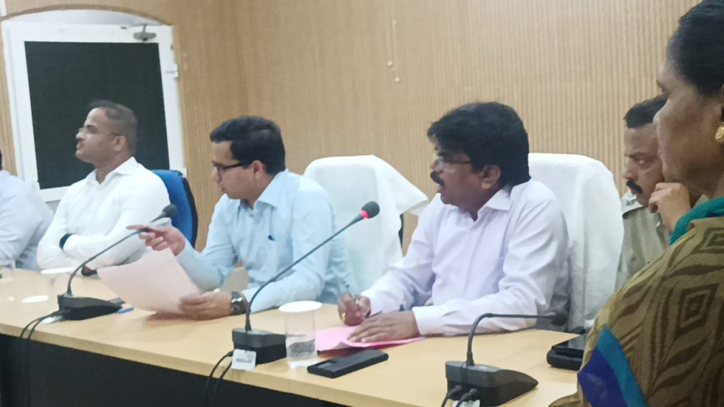 ରାଇରଙ୍ଗପୁରରେ ବାମନଘାଟୀ ଉପଖଣ୍ଡ ସ୍ତରୀୟ ଯୁଗ୍ମ ଶୁଣାଣି ଶିବିରରେ ୧୦୬ ଟି ଅଭିଯୋଗରୁ ୨ ଫଇସଲା