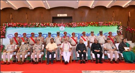 ରାଜ୍ୟସ୍ତରୀୟ ପଦକ ପ୍ରଦାନ ଉତ୍ସବ: ଉଲ୍ଲେଖନୀୟ, ବିଶିଷ୍ଟ ସେବା ଓ ସାହସିକତା ନିମନ୍ତେ ୭୪ ଜଣଙ୍କୁ ପଦକ ପ୍ରଦାନ କଲେ ରାଜ୍ୟପାଳ