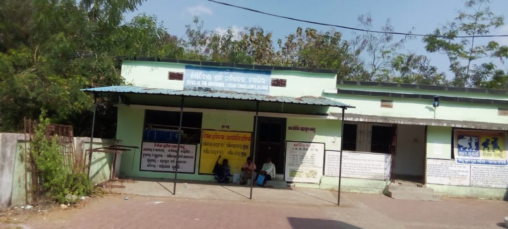 ଶ୍ରମ ଅଧିକାରୀଙ୍କ ମେରୀ ରାୟ ନୀତି: ହିତାଧିକାରୀଙ୍କୁ ମିଳୁନି ସରକାରୀ ସହାୟତା ରାଶି