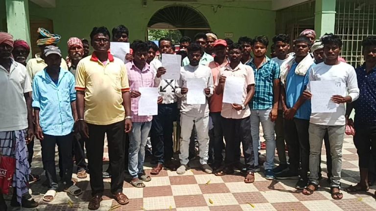 ଖଡିଆଶୋଳ ଗ୍ରାମର ପାନୀୟ ଜଳସଂଙ୍କଟ ନେଇ ଗ୍ରାମବାସୀ ଉପଜିଲ୍ଲାପାଳଙ୍କ ଦ୍ୱାରସ୍ଥ