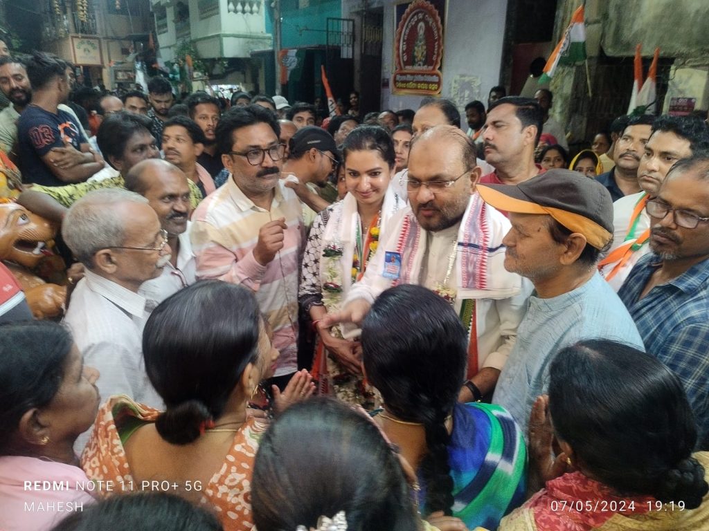 ବାରବାଟୀ-କଟକରେ କଂଗ୍ରେସ ପ୍ରାର୍ଥୀ ସୋଫିଆ ଫିର୍ଦୋଷଙ୍କ ମାରାଥନ ପ୍ରଚାର