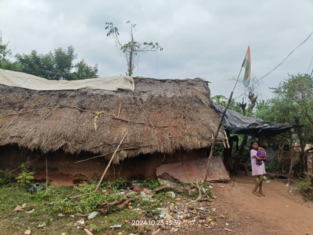 ସମ୍ଭାବ୍ୟ ବାତ୍ୟା ଦାନା ପାଇଁ ଚୌଦ୍ୱାରରେ ପ୍ରସ୍ତୁତି : ପ୍ରଶାସନର ଲୋକଦେଖାଣିଆ କାମକୁ ନିନ୍ଦା