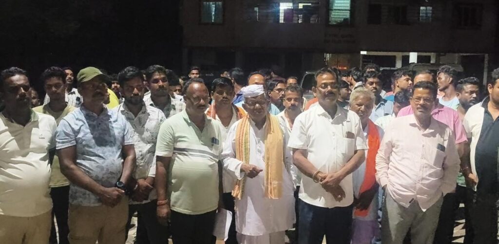 ଟାଙ୍ଗୀରେ ତ୍ରିରଙ୍ଗା ଅବମାନନା ଅଭିଯୋଗ : ତ୍ରିଦେବଙ୍କ ଲୋକପ୍ରିୟତାକୁ ସହି ପାରୁନାହାନ୍ତି ଚକ୍ରାନ୍ତକାରୀ