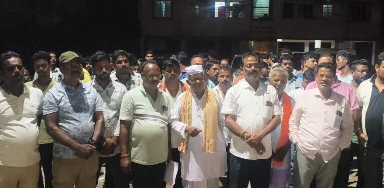 ଟାଙ୍ଗୀରେ ତ୍ରିରଙ୍ଗା ଅବମାନନା ଅଭିଯୋଗ : ତ୍ରିଦେବଙ୍କ ଲୋକପ୍ରିୟତାକୁ ସହି ପାରୁନାହାନ୍ତି ଚକ୍ରାନ୍ତକାରୀ