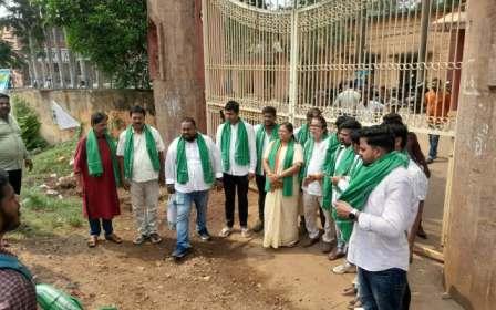 ଚୌଦ୍ୱାର ମହାବିଦ୍ୟାଳୟରେ ନାମାଙ୍କନ ଦାଖଲ କଲେ ବିଜୁ ଛାତ୍ରଜନତା ଦଳର ୯ଜଣ ପ୍ରାର୍ଥୀ