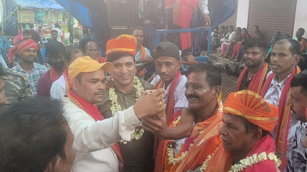ଚୌଦ୍ଵାର ରୂପଯାତ୍ରା : ମେଢ଼ ମାନଙ୍କୁ ସମ୍ବର୍ଦ୍ଧିତ କଲେ ବିଜେପି ନେତା ସନ୍ତୋଷ ମହାନ୍ତି